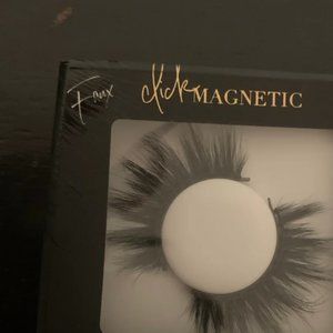 Lilly Lashes MAGNETIC ( SOLD OUT ON SEPHORA ) REUSABLE